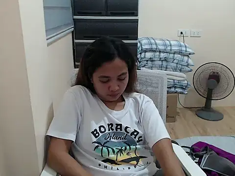 xTheLastVIRGINx webcam