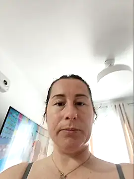 bichota85 (F milf) - Lush anal + 3 videos 🎁