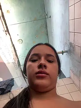 Webcam Model (Luciaparker03)  is live.Free join now!