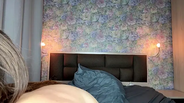 loradavi - LoraDavi's free webcam - UK Sex Cams