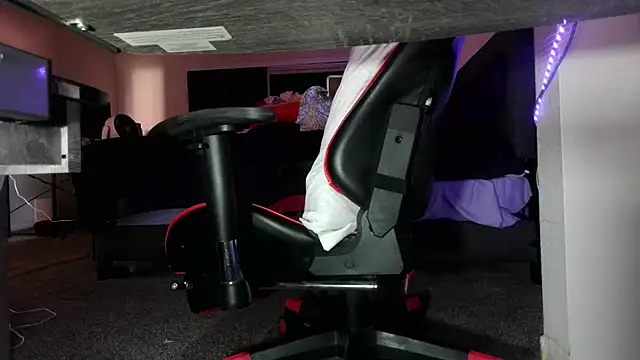 Dick_and_muscles webcam