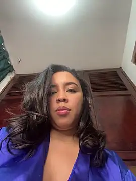 Esmerald_1111 webcam