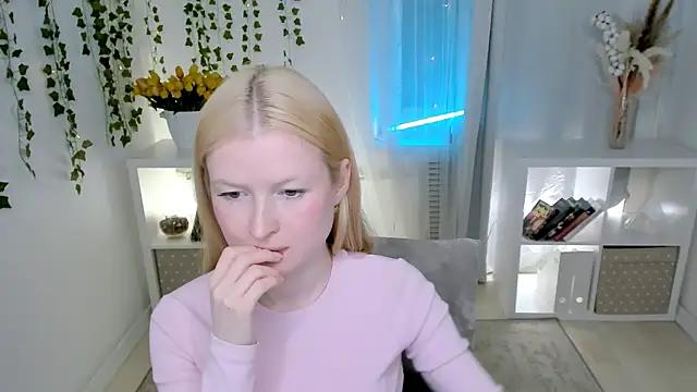 Laly_Peach - Live Cam