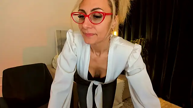 MuseOfStage live sex cam