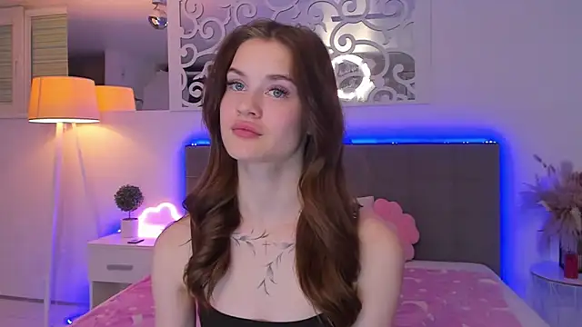 luisaclover - LuisaClover's free webcam - UK Sex Cams