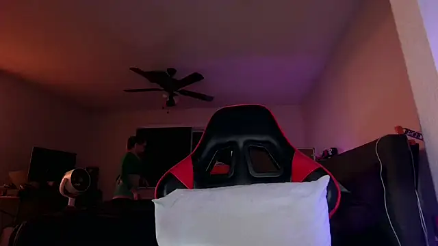 Dick_and_muscles webcam