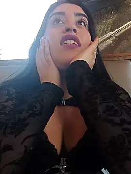 MissNyraSecret webcam