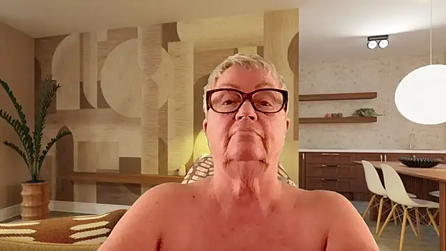 Mystery-Grandmother webcam