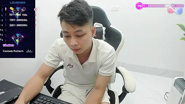 Naughty___asian webcam