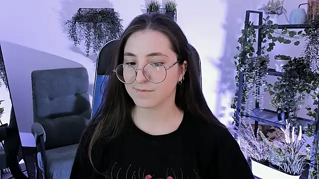 VirtuallVoyant live sex cam