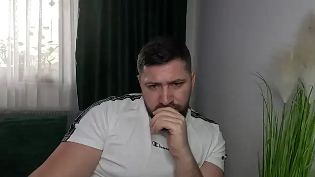 Gold_Alpha_Boy webcam