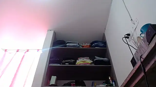 nicolle_milf1978 webcam