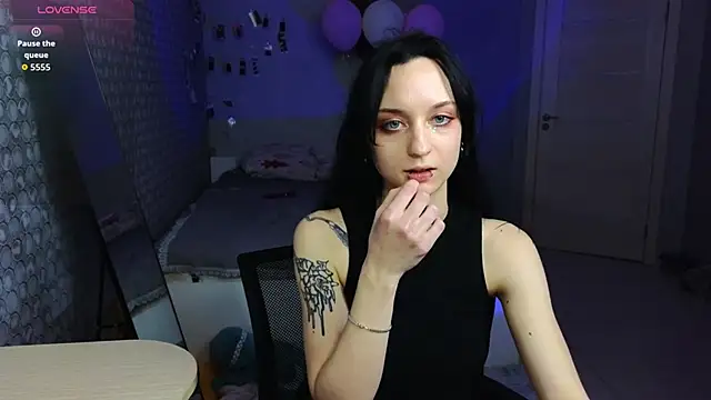 LuxuryLoverss webcam