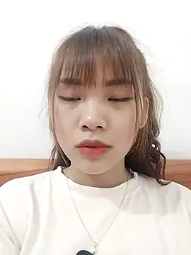 Webcam Model (Linkly-ly)  is live.Free join now!