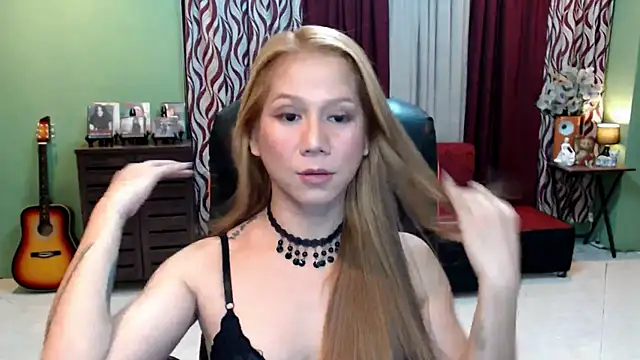 dreamgirlHILARY webcam