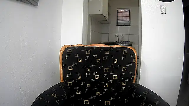 GoldenPussyXOXO webcam