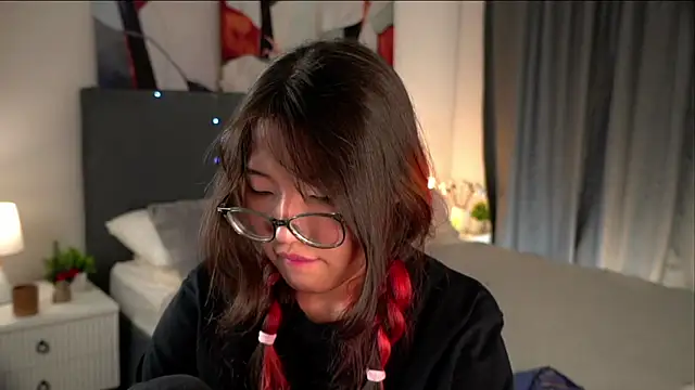 NelleMihalko live sex cam