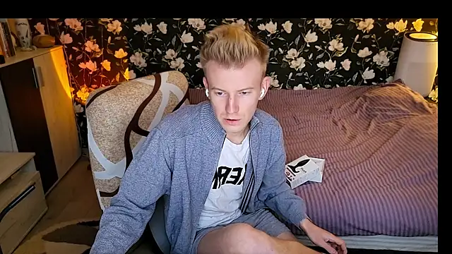 vuitton - Vuitton's free webcam - UK Sex Cams