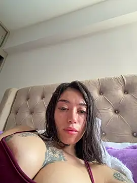 Ellelie_77 webcam