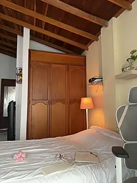 gabrisaenz - GabriSaenz's free webcam - UK Sex Cams