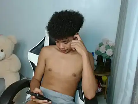 curlyasian_njxx (M twink) - public cum show