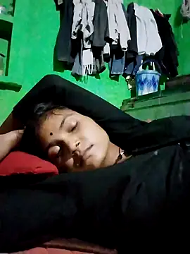 Webcam Model (Jooli_cuty)  is live.Free join now!