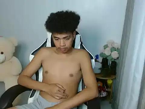 curlyasian_njxx (M twink) - public cum show