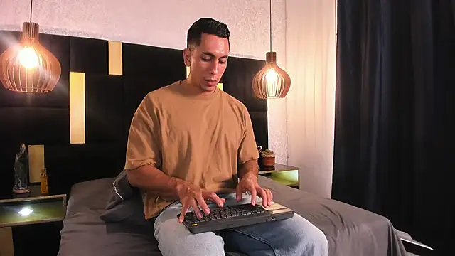 lucio__fox (M young) - Get me horny and oily