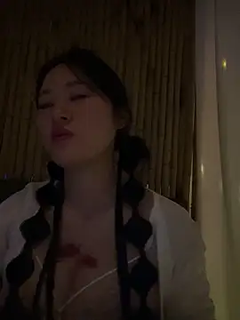 Yolanda9 live sex cam