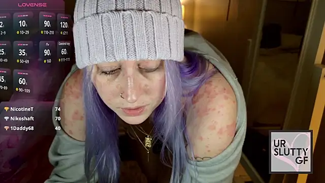 ursluttygf (F young) - look deeply into my eyes...