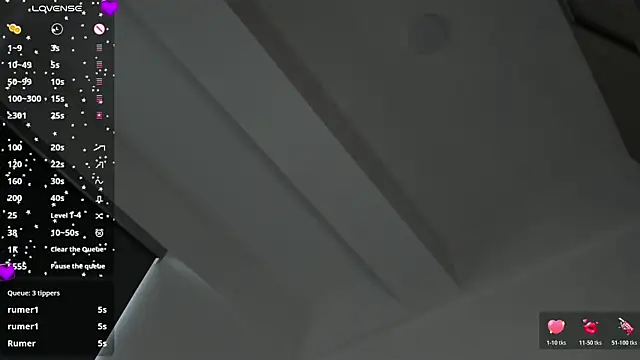 laura-hills18 webcam