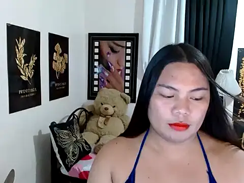 TSbrianaHugeCock live sex cam