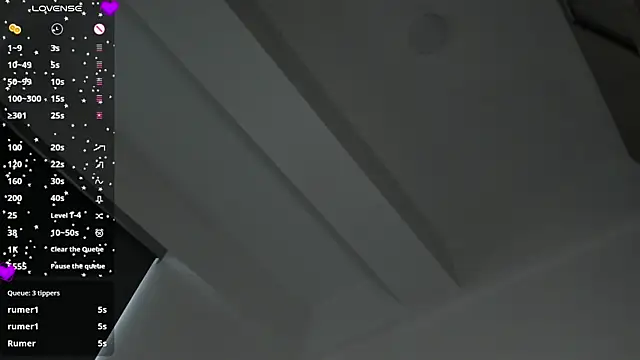 laura-hills18 webcam