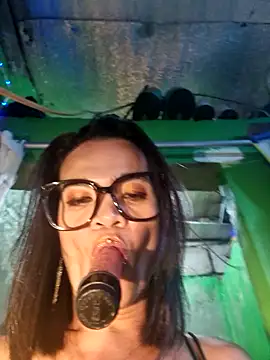 ToiletPlayBarbieDoll webcam