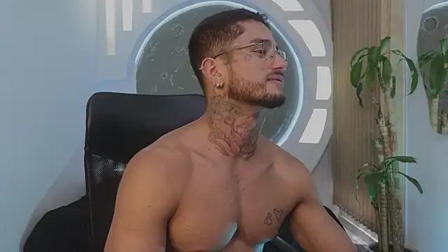 alanrodgers (M young) - kiss my biceps