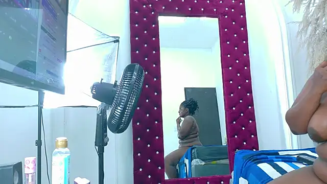 KiaraJohnsonn webcam