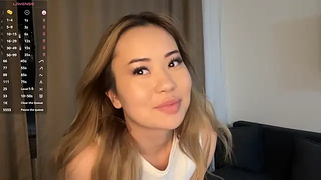 Ur_neighbor_Kira - Live Cam