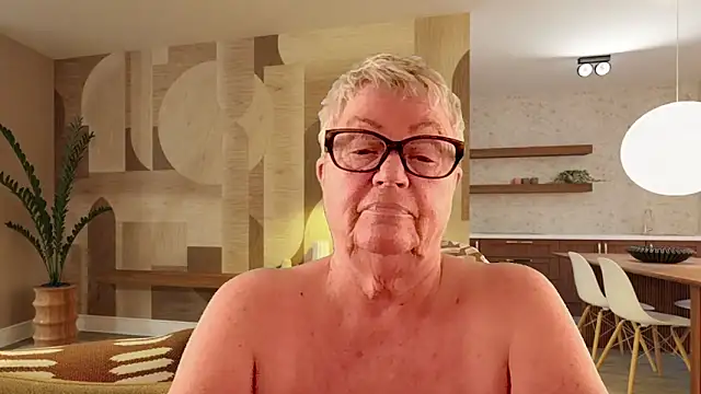 Mystery-Grandmother webcam