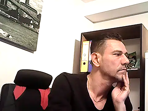 mastercharisma35 webcam