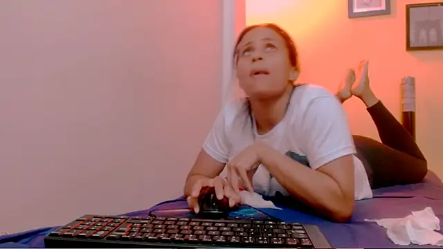 sexiempoderada18 webcam