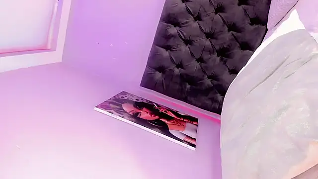 IssabellaIzzy webcam