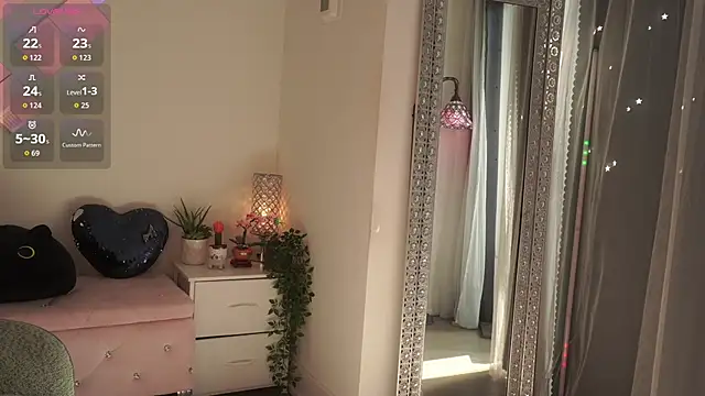 Mysticxkitty - Live Cam