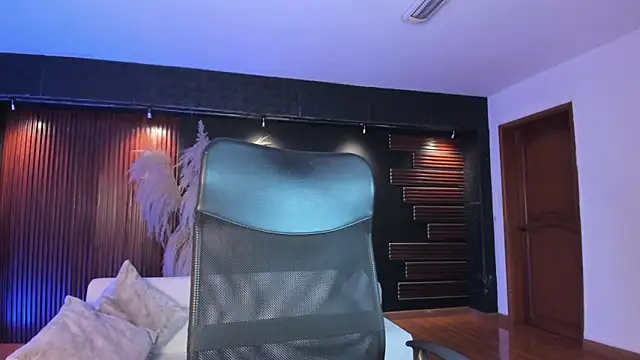 zoelins - Zoelins's free webcam - UK Sex Cams