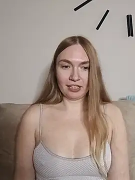 KisaVixen live sex cam