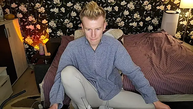 vuitton - Vuitton's free webcam - UK Sex Cams