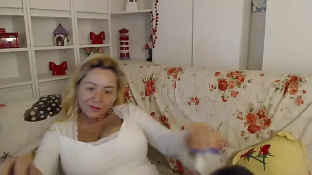 _karolynesyera_ webcam