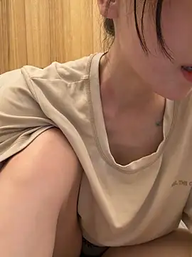 ashepova000 (Ask my age) - 摸摸小穴誘惑5分鐘