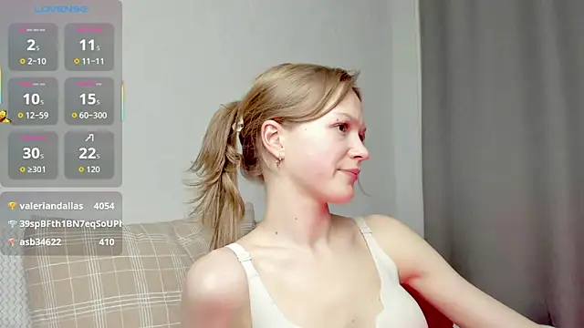 Kara_smalltits webcam