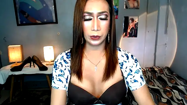 littleredbunny27 webcam