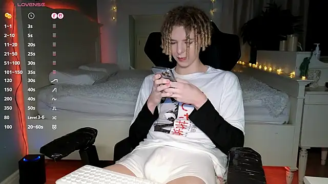 Kudi_Minnt live sex cam